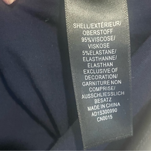 Navy blue Adrianna Papell short sleeve blouse with white embroidery, size Large - Picture 4 of 4